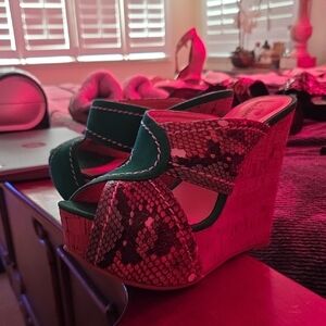 Elegant Luichiny Green and Brown Crok Wedges Sz 7